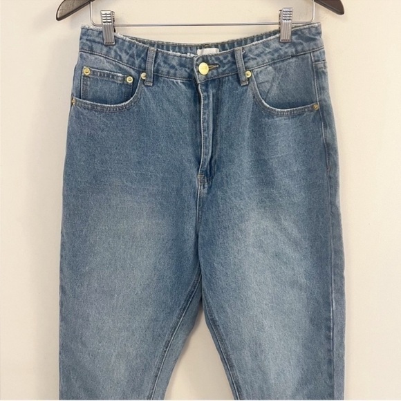 Amuse Society Stella Mid-rise Jeans Light Blue Tapered Button Fly Size 29 NEW - Picture 2 of 10